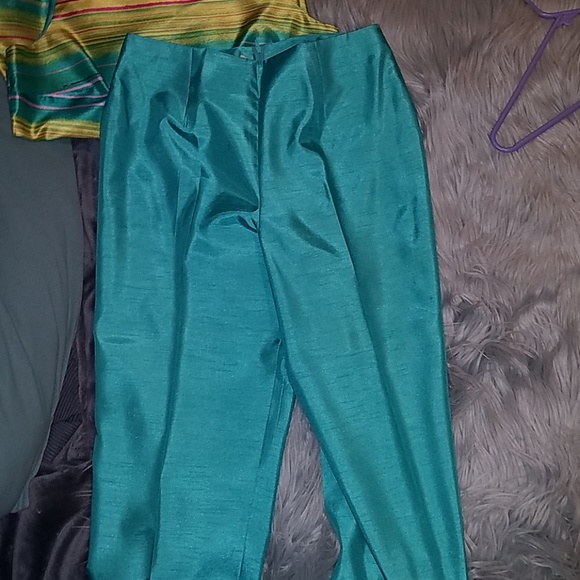 Dress Barn Matching Shirt and Capri Set - Picture 4 of 5